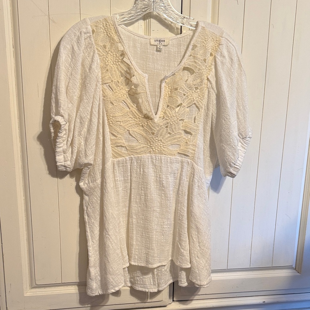 Umgee Cream Lace Accent Blouse
